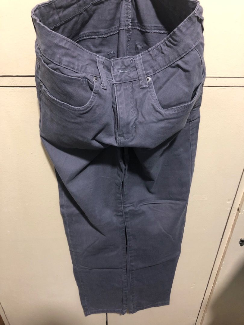 ORIGINAL BENCH JEANS (Category: Jeans) located in Quezon City. Submitted by rav_rav_ (Listing ID 1467475154, Image 1). Description: ORIGINAL BENCH JEANS ISSUE/CONDITION: no issue, all fine LOCATION: quezon city MOP: gcash/maya MOD: lalamove (around qc only) dm me for more infos ❣️.