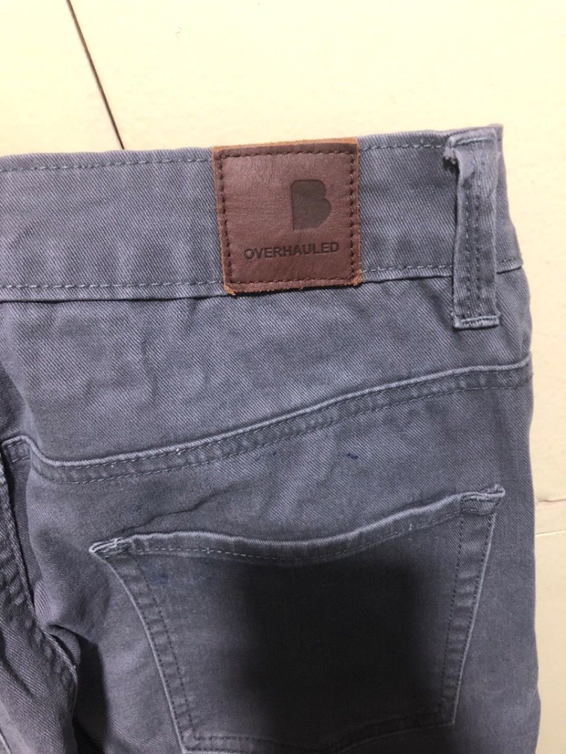 ORIGINAL BENCH JEANS (Category: Jeans) located in Quezon City. Submitted by rav_rav_ (Listing ID 1467475154, Image 2). Description: ORIGINAL BENCH JEANS ISSUE/CONDITION: no issue, all fine LOCATION: quezon city MOP: gcash/maya MOD: lalamove (around qc only) dm me for more infos ❣️.