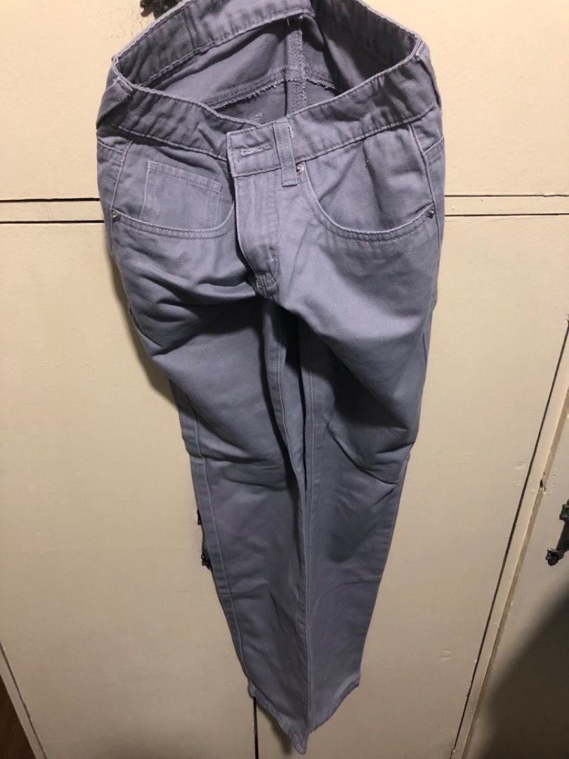 ORIGINAL BENCH JEANS (Category: Jeans) located in Quezon City. Submitted by rav_rav_ (Listing ID 1467475537, Image 1). Description: ORIGINAL BENCH JEANS ISSUE/CONDITION: no issue, all fine LOCATION: quezon city MOP: gcash/maya MOD: lalamove (around qc only) dm me for more infos ❣️.