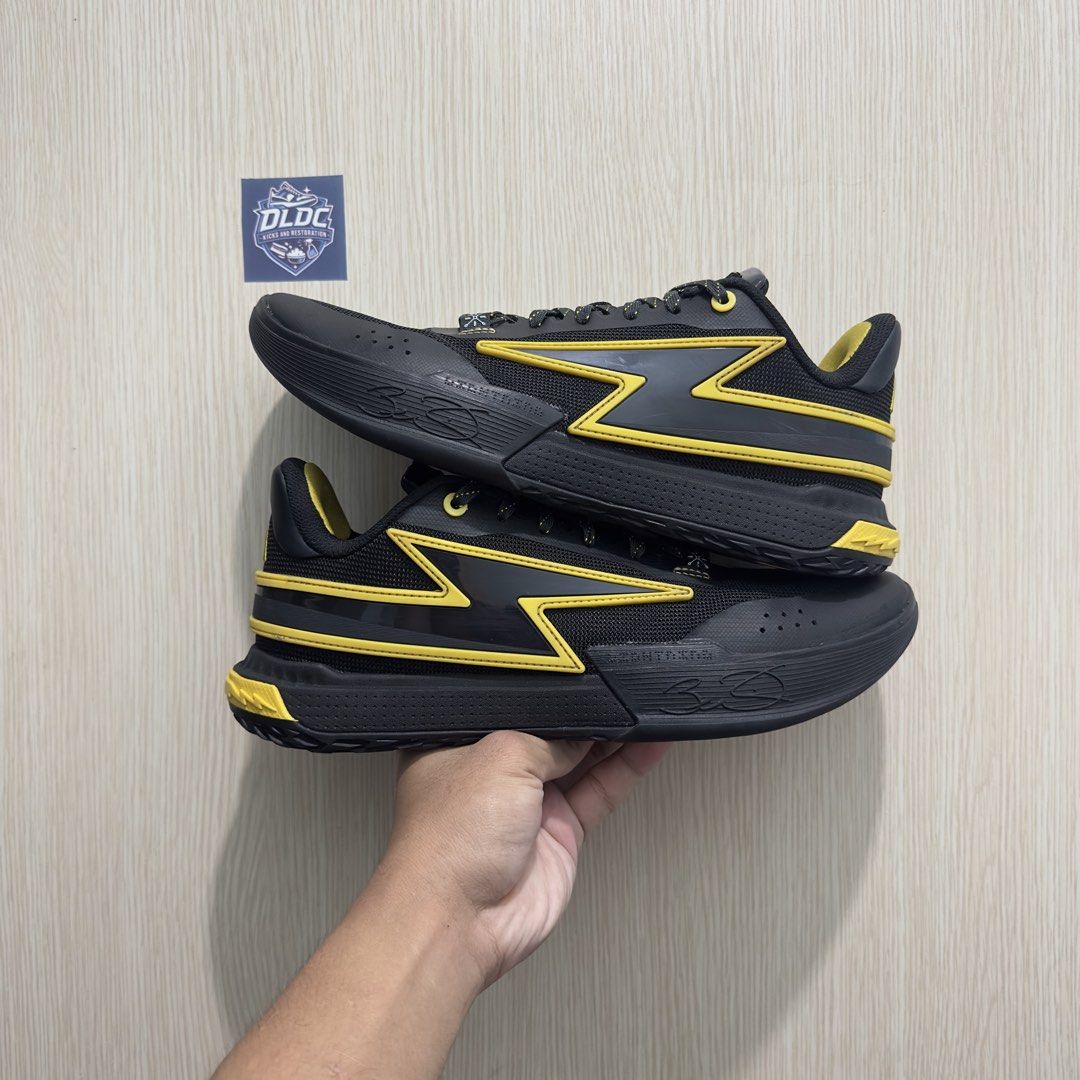 ORIGINAL LINING WADE FUSION 2 CAUTION SIZE 9.5 (Category: Sneakers) located in Bacoor. Submitted by dldc.kicks.and.restoration (Listing ID 1467471839, Image 3). Description: FOR SALE WADE FLASH 2 CAUTION • SIZE 9.5 • USED / NO BOX • 1245 Php FIRM‼️ 📍Molino 3, Bacoor Cavite / Pasay (by schedule) IG / FB - DLDC KICKS AND RESTORATION.