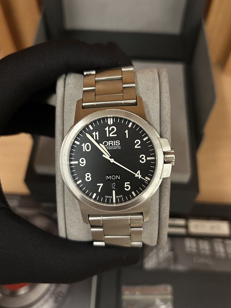 Oris BC3 Advanced Day Date (Category: Men's Watches) located in Quezon City. Submitted by olivertomtecson8 (Listing ID 1467538376, Image 1). Description: BEST DEAL❗️ ORIS Big Crown 3 Advanced Day date • REF # 7641 • Diameter : 42MM • Elegant Black Dial with Day- Date • Automatic Swiss Movement • All Steel • Complete Set! Double Box, Manual, Guarantee Card, Complete Links. Market Price upto 70K 📈 Asking Price : 38,990 QUEZON CITY.
