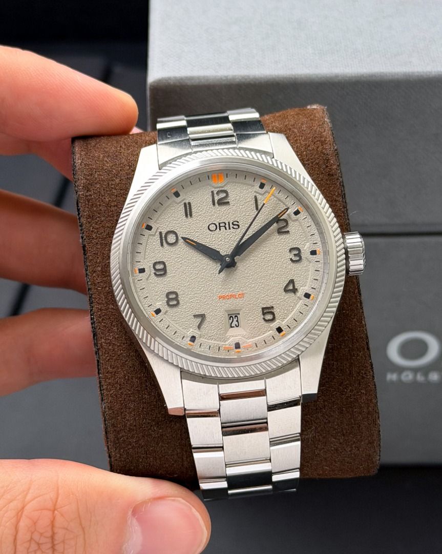 Oris Big Crown ProPilot Date - 41mm Chalk Gray Dial 2026 (Category: Luxury Watches) located in Pasig City. Submitted by iamjco (Listing ID 1467421227, Image 3). Description: Oris Big Crown ProPilot Date - 41mm Chalk Gray Dial - 2 months old! Dated August 2026 - Pre Owned 9.8/10, Like New - Full Set with Receipt Price: 82,800 Php (47% Discount from SRP 2,550 USD / Php 156,800) 🔥 The all-new ProPilot Date, released November 2025. It's the first of