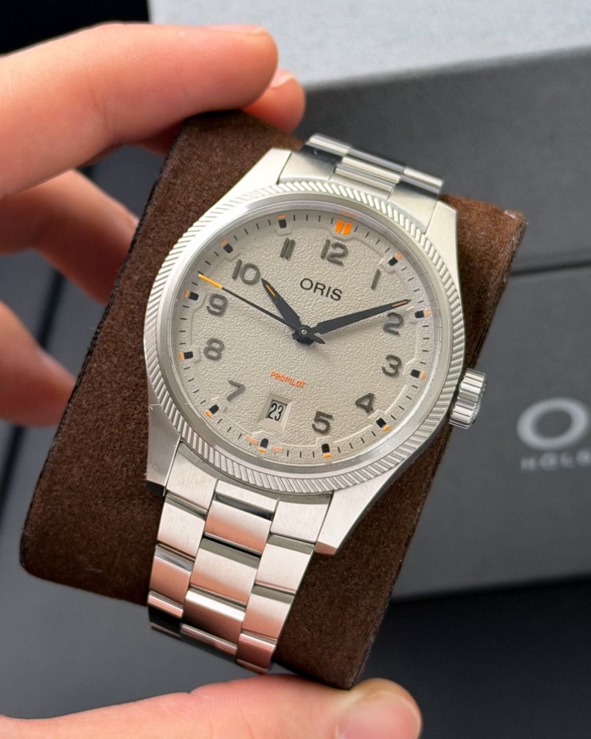 Oris Big Crown ProPilot Date - 41mm Chalk Gray Dial 2026 (Category: Luxury Watches) located in Pasig City. Submitted by iamjco (Listing ID 1467421227, Image 1). Description: Oris Big Crown ProPilot Date - 41mm Chalk Gray Dial - 2 months old! Dated August 2026 - Pre Owned 9.8/10, Like New - Full Set with Receipt Price: 82,800 Php (47% Discount from SRP 2,550 USD / Php 156,800) 🔥 The all-new ProPilot Date, released November 2025. It's the first of