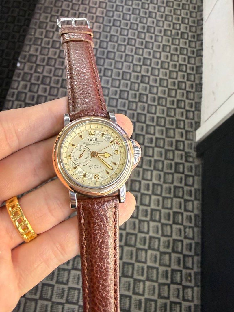 Oris Pointer Date (Category: Watches) located in Kuantan. Submitted by liann88 (Listing ID 1467430472, Image 3). Description: Pre Owned Used Good Condition Offer‼️Rm3280 Only Oris Pointer Date Swiss Made Bezel Pink Gold‼️ Small Second Sapphire Crystal Automatic 30m Water Resistance 36mm Diameter Watch Only Ref 7467B More Details Whatapps Ann 📞 oI99767777 Join Our Facebook Page : Kedai Jam Gtc Kedai Jam Gtc Location : Lot 45 Ground Floor Kompleks