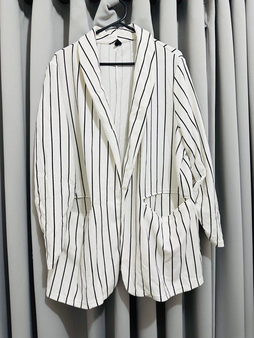 Oversized Striped Casual White Blazer 2XL (Category: Coats, Jackets and Outerwear) located in Quezon City. Submitted by mananglinette (Listing ID 1467566264, Image 1). Description: - Brand: SHEIN Curve - Size: 2XL - Color: White with black vertical stripes - Style: Open front, shawl collar, ruched sleeves, two front pockets - Fabric: Lightweight - Condition: Worn once for try-on, like new - Best for: Everyday office or smart-casual looks.