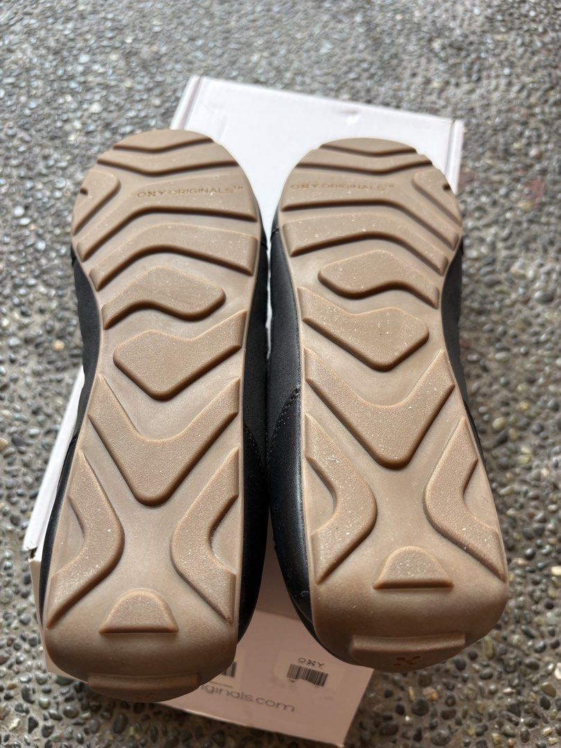 Oxy Originals leather shoes (Category: Sneakers) located in Las Pinas. Submitted by preslee.moore (Listing ID 1467397472, Image 3). Description: Brand new and never used.