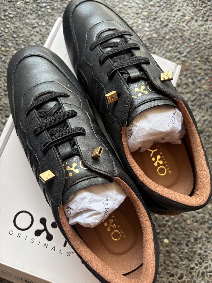 Oxy Originals leather shoes (Category: Sneakers) located in Las Pinas. Submitted by preslee.moore (Listing ID 1467397472, Image 2). Description: Brand new and never used.