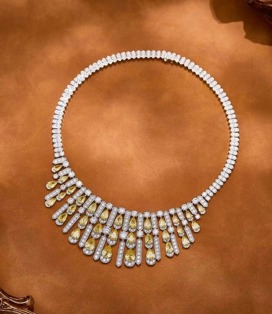 P450 (Category: Necklaces) located in Pateros City. Submitted by luckyeagle93 (Listing ID 1467463952, Image 3). Description: P450 High-End Pear-Cut Yellow Diamond Tassel Evening Necklace: Featuring a base of white zircons paired with pear-cut yellow diamond tassels, this piece combines the brilliant sparkle of zircon with the opulent allure of warm-toned yellow diamonds. The layered tassels elegantly frame the neck and shoulders, creating a shimm