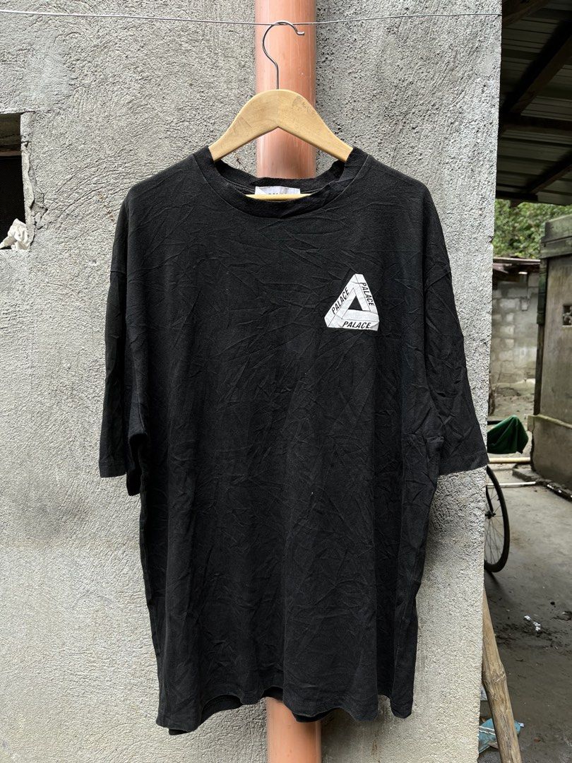 Palace shirt (Category: Tshirts & Polo Shirts ) located in San Simon. Submitted by wegintal (Listing ID 1467387554, Image 2). Description: Palace shirt 21.5 x 28 good condi 8.5/10 cr ₱399 shipped.