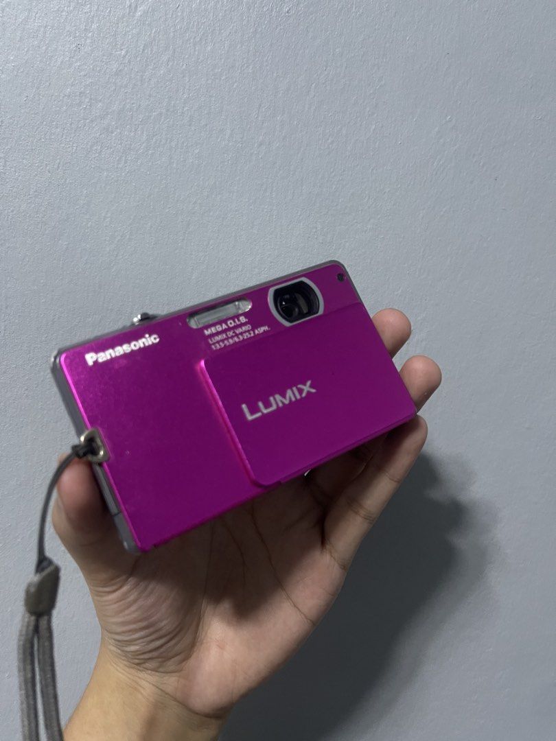 Panasonic Lumix DMC-FP1 (Category: Cameras) located in Manila. Submitted by ilovemylife143 (Listing ID 1467469656, Image 1). Description: Panasonic Lumix DMC-FP1 💗 ₱4,499 LAST PRICE 3,000 RUSH!! 📸 12.1MP | 4x Optical Zoom | 35mm Wide-Angle Lens | MEGA O.I.S. Image Stabilization | HD Video Recording ⚠️ Honest Issue: • Dreamy/soft output can be cleaned sa lens Cosmetics: 9/10 LCD: 8/10 Inclusions: Unit, battery, sd card, strap, pouch 📍Loc: Ust E