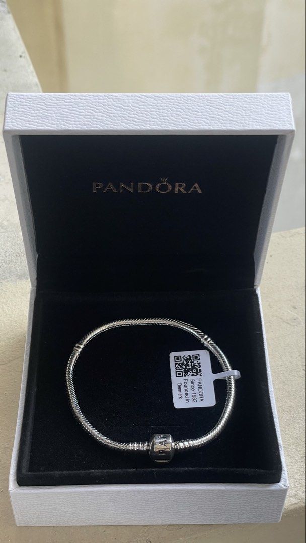 Pandora Disney and bracelet (Category: Bracelets) located in Cebu City. Submitted by regssabuero (Listing ID 1467400909, Image 2). Description: Pandora moments barrel clasp snake chain 1800 only Pandora Disney Snow White’s dress- 990 Pandora Disney Tinker Bell Dress- 990 Pandora Disney Rapunzel’s Deess - 990 Zoom in for authentication S925 ALE hallmar Pm for more videos and pictures We accept LBC COP #pandoraph #pandorabracelet.