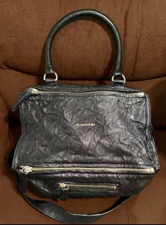 (Category: ) located in . Submitted by luxxechic (Listing ID 1467465505, Image 1). Description: .