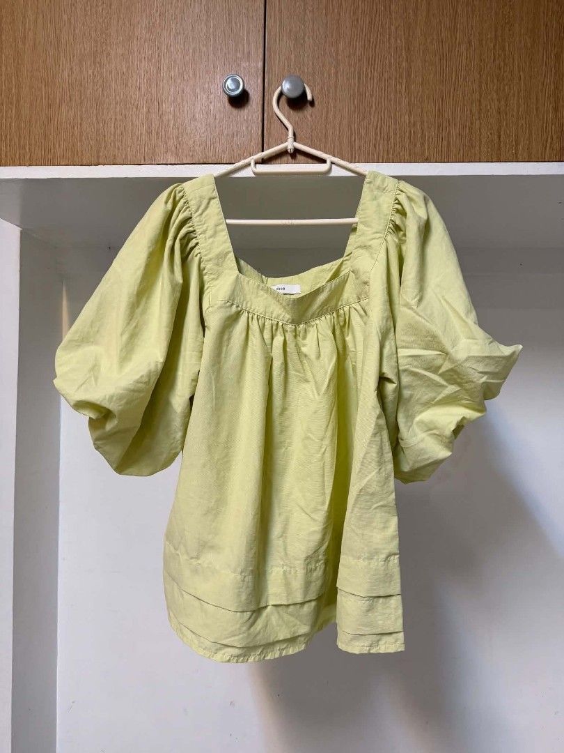 Pastel Colored Top (Category: Longsleeves) located in Manila. Submitted by atozstuff (Listing ID 1467461445, Image 1). Description: .