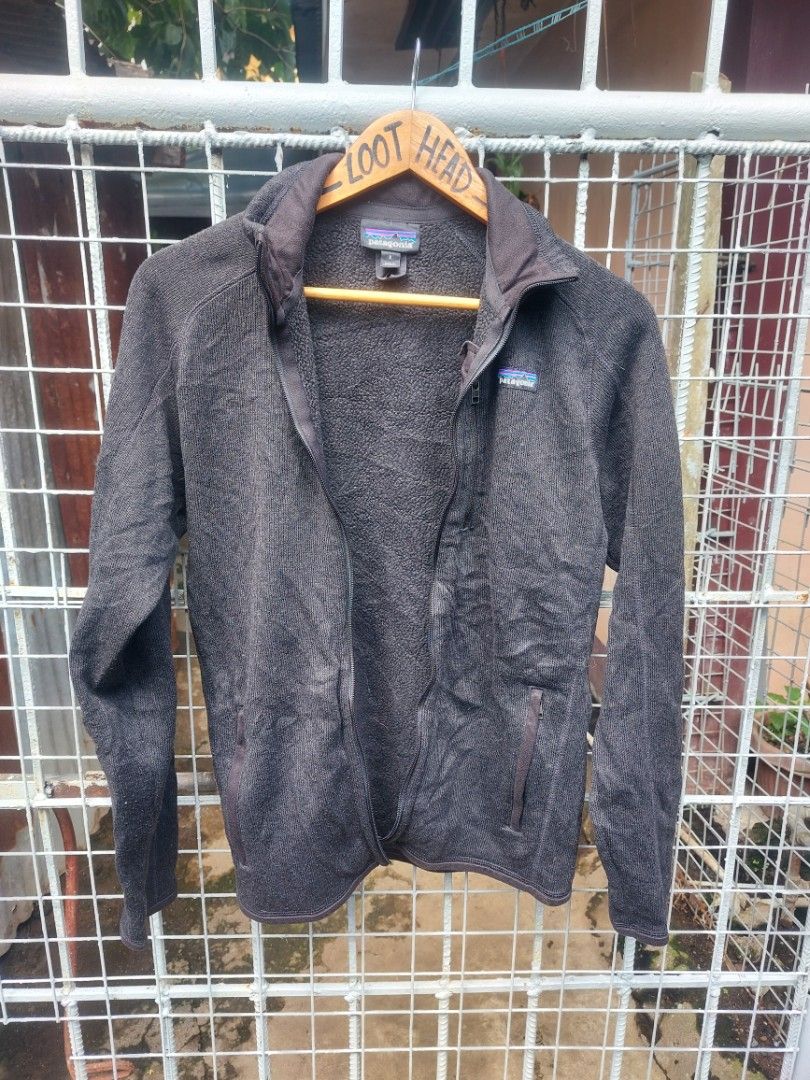 Patagonia Black Fleece Zip Jacket Size S (Category: Coats, Jackets and Outerwear) located in Magarao. Submitted by hotdogsandwich.flower (Listing ID 1467541590, Image 1). Description: issue wala puller.