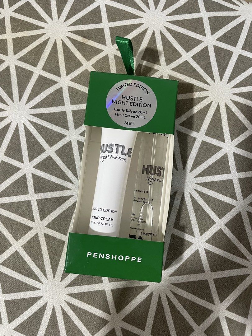 Penshoppe Hustle Night Edition Men Gift Set (Category: Fragrance & Deodorants) located in Angono. Submitted by chachiron_ (Listing ID 1467372988, Image 2). Description: - Brand: Penshoppe - Item: Hustle Night Edition Men's Gift Set - Condition: Brand new, unopened with original store sticker - Includes: 20ml Eau de Toilette and 20ml Hand Cream - Packaging: Green box with a built-in gift tag space on the back - Perfect for gifts, travel, or everyd