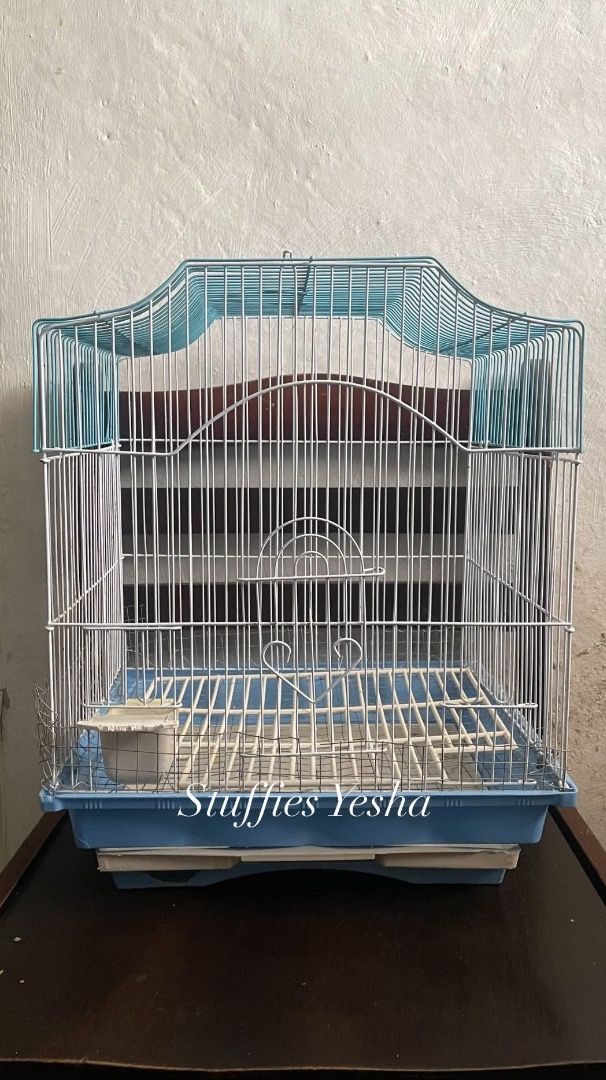 Pet Cage (Category: Homes & Other Pet Accessories) located in Manila. Submitted by stuffiesyesha (Listing ID 1467423237, Image 1). Description: 13inches Haba 16inches Taas 10inches Lapad.