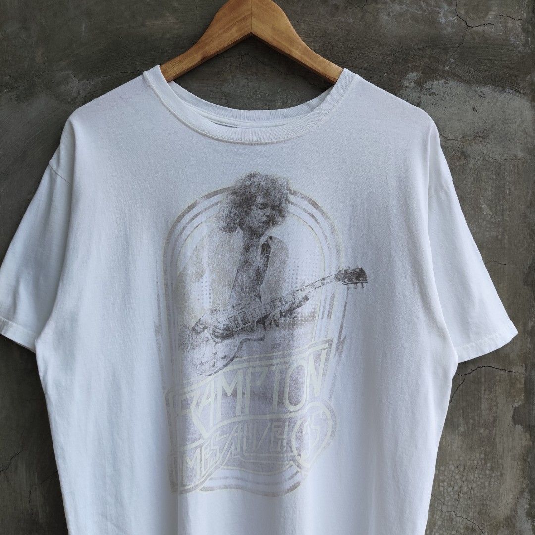 Peter Frampton - 2011 Comes Alive 35 Tour Shirt (Category: Tshirts & Polo Shirts ) located in Tayabas. Submitted by streetdept.ph (Listing ID 1467448457, Image 2). Description: Peter Frampton - 2011 Comes Alive 35 Tour Shirt Measurements (inches): Width 21.5 Length 28.5 Size: Large Very good condition Flaw: graphic fading and hairline cracks.