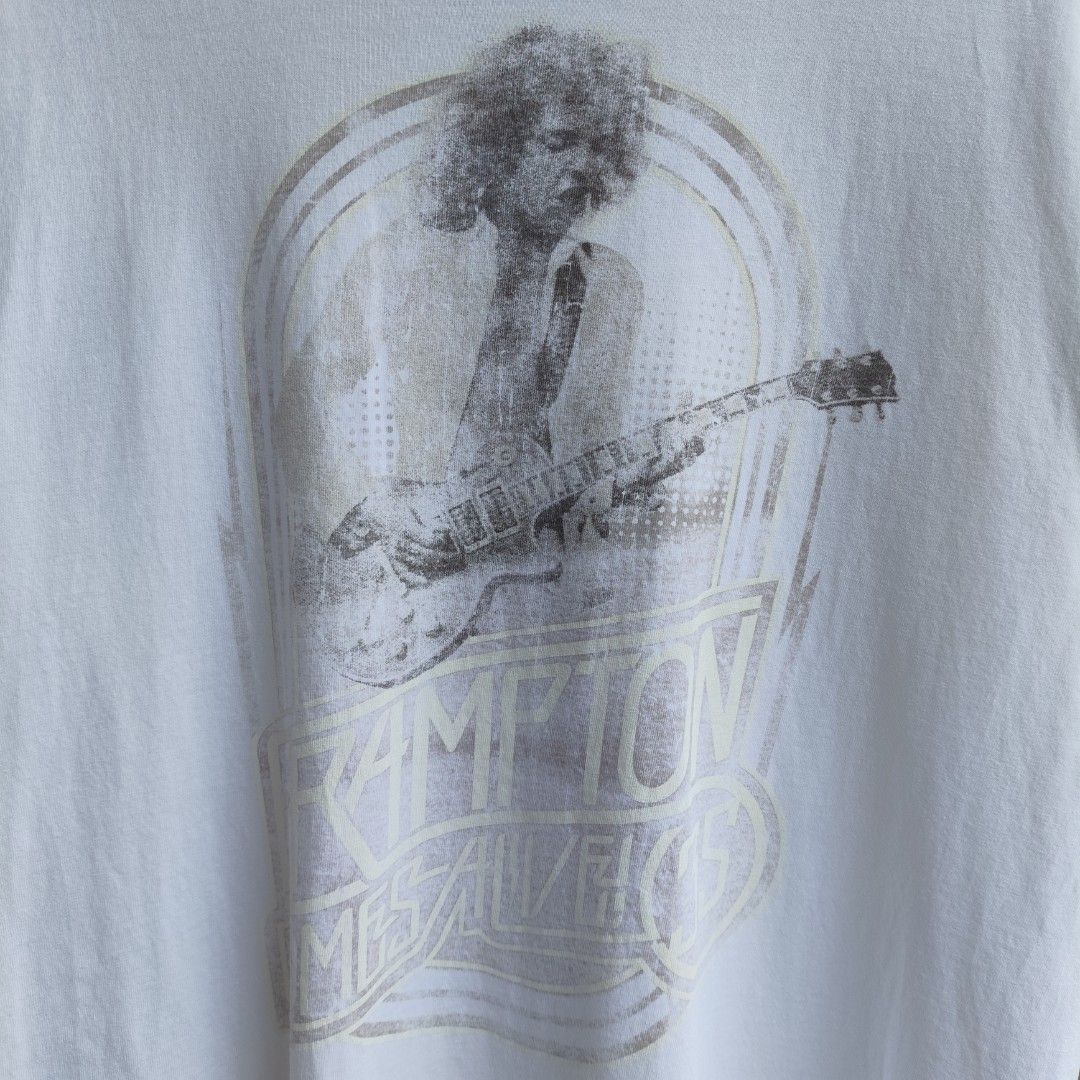 Peter Frampton - 2011 Comes Alive 35 Tour Shirt (Category: Tshirts & Polo Shirts ) located in Tayabas. Submitted by streetdept.ph (Listing ID 1467448457, Image 3). Description: Peter Frampton - 2011 Comes Alive 35 Tour Shirt Measurements (inches): Width 21.5 Length 28.5 Size: Large Very good condition Flaw: graphic fading and hairline cracks.