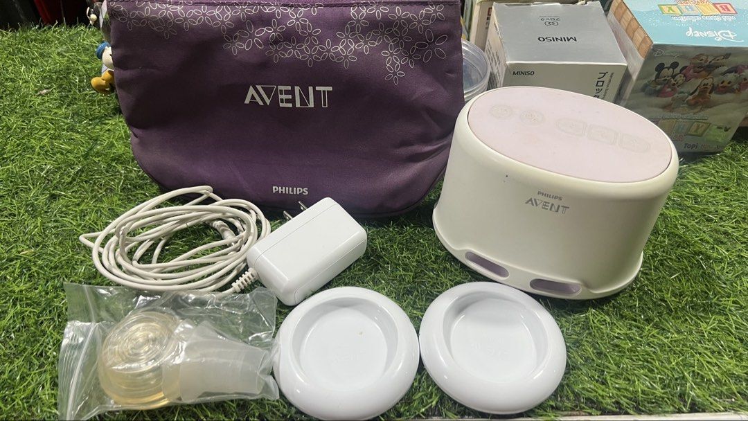 Philips Avent Comfort Double Electric Breast Pump (Category: Breastfeeding & Bottle Feeding) located in Baguio. Submitted by vercale (Listing ID 1467472649, Image 2). Description: Philips Avent Comfort Double Electric Breast Pump Made in England Like New Condition What u see us what u get Yan lang po napasama na accessories Kasama po yang pouch niya From Personal Box Php 500 only Lp 🙏 .