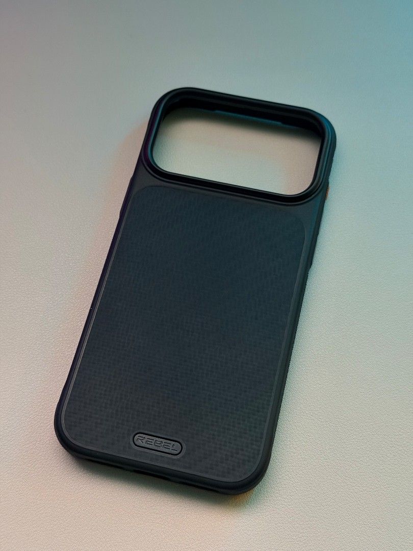 Phone Rebel Gen7 Case (Category: Cases & Sleeves) located in Bacoor. Submitted by j_carloaquino (Listing ID 1467509971, Image 3). Description: For sale only Phone Rebel case for iPhone 17 Pro Max Barely used. Halos bago pa rin istura Lightweight and maganda grip RFS: Will buy a different brand and color..
