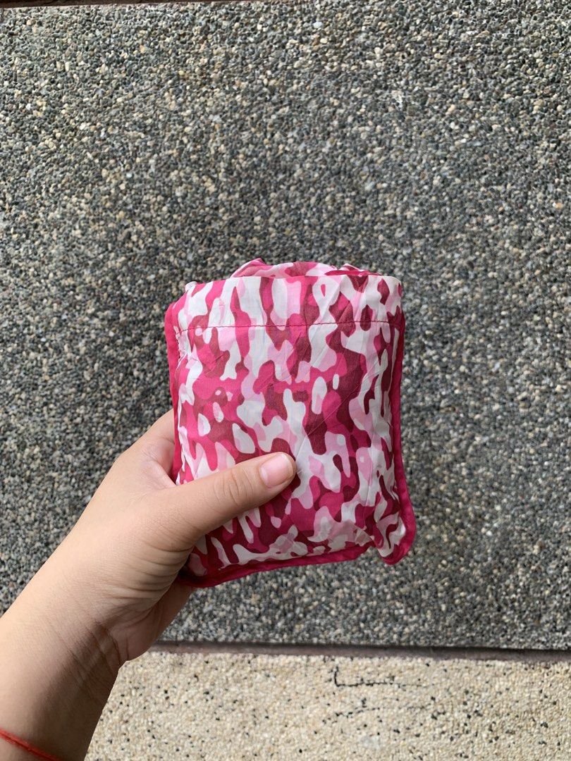 Pink Camo Packable Windbreaker Jacket 7-8 Years Old (Category: Babies & Kids Fashion) located in Manila. Submitted by jieann_0331 (Listing ID 1467549686, Image 3). Description: - Size: Kids 7 to 8 years old - Design: Pink and white camo print with full zip and attached hood - Comfort: Elastic cuffs and hem for a snug fit - Feature: Super lightweight and packs down into its own compact pouch for easy travel - Condition: Excellent, clean, and no fl