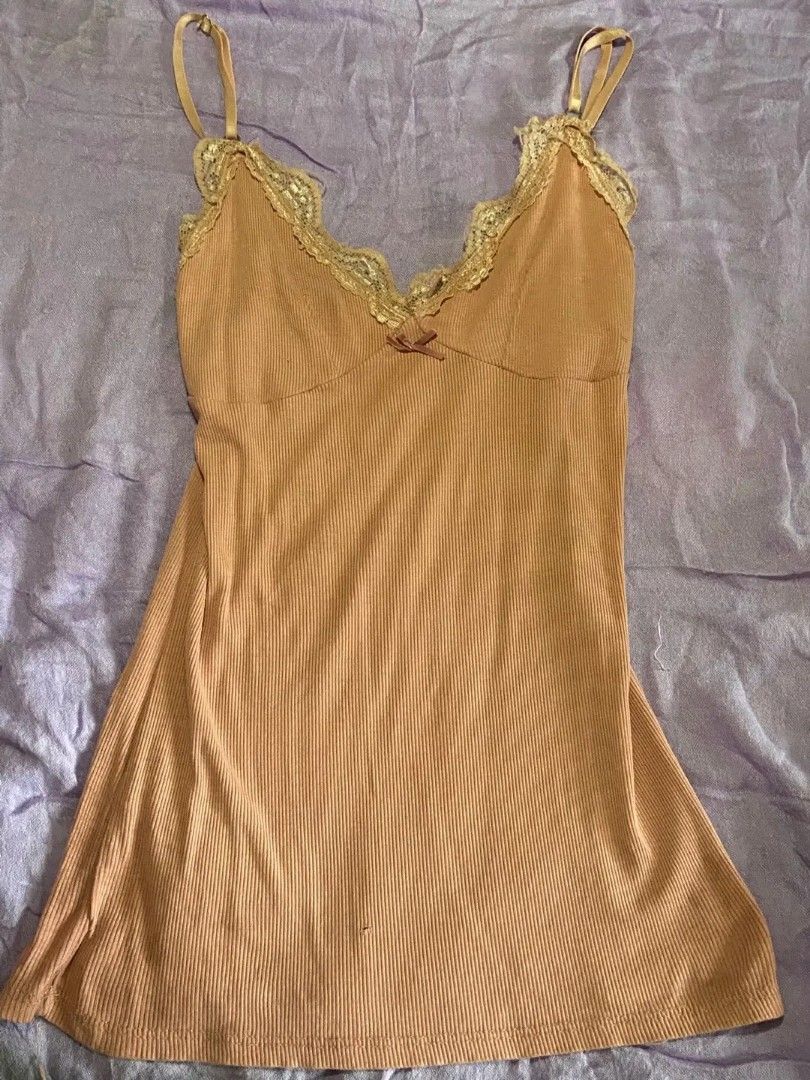 PINK LACE CAMI (Category: Blouses) located in Masbate. Submitted by gurly_trifth26 (Listing ID 1467465901, Image 1). Description: ISSUE: HAS A TINY HOLE🌺 SIZE: SMALL- MEDIUM🌺 PRICE:65 LOCK 75🌺 MOP:GCASH🌺 MOD:J&T(BUYER SHOULDER'S SF)🌺 LOC:MASBATE,PLACER🌺.