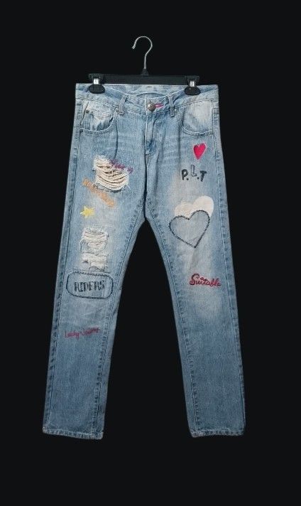 Pink Latte (Category: Jeans) located in Davao. Submitted by outdatedfinds (Listing ID 1467408019, Image 1). Description: For Sale Po Pink Latte Denim Pants Size M on Tag fits 30-31 Length 41 Hem 7.5 Very Good Condition 580 plus sf Hmu f interested Davao City Location .