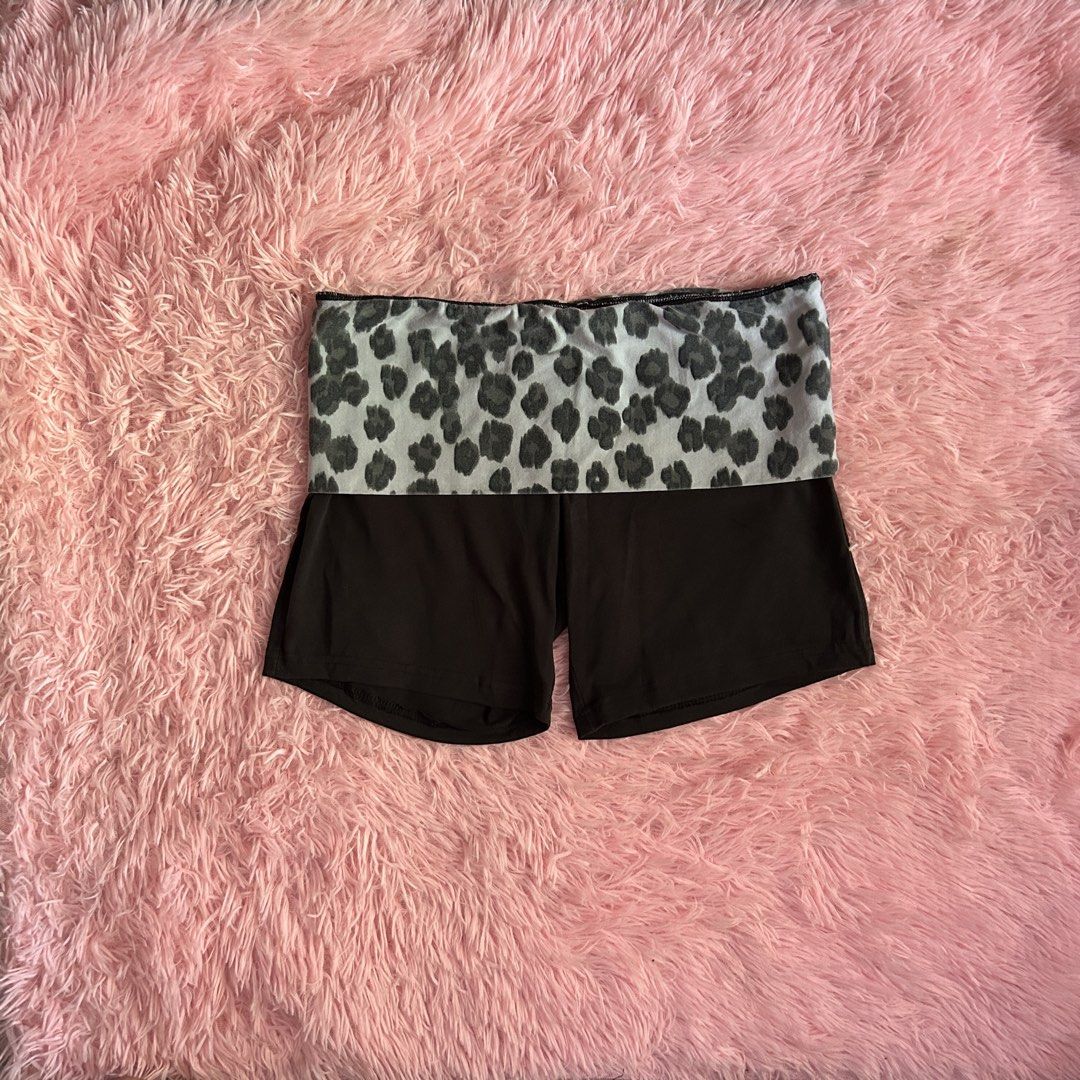 PINK VS sequin foldover shorts (Category: Shorts) located in Liloan. Submitted by fairymary.ph (Listing ID 1467504783, Image 2). Description: READ BIO BEFORE BUYING✨ size: M on tag minimal flaw: photo posted P600 shipped! im not hearing any offers or lawballers price fixed. mine now pay now muna (ayqo na mag intay ulet sa wala :< f*b saw this first).