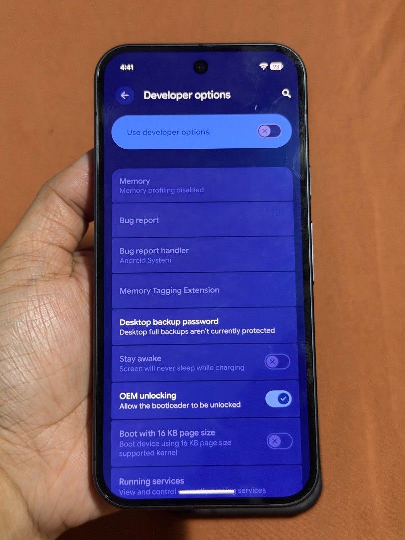 Google Pixel 9 128gb (Category: Google Pixel) located in Paranaque City. Submitted by ejejej999 (Listing ID 1467448390, Image 2). Description: For Sale Only RUSH RUSH Google Pixel 9 128gb Openline Unlock Bootloader 31 battery cycle count (currently) Unit, case only Issue Scratches sa screen and Dents only Hindi nakaka apekto sa performance Bawal sa maselan 20k Parañaque Area Pick up or meet up Parañaque area.