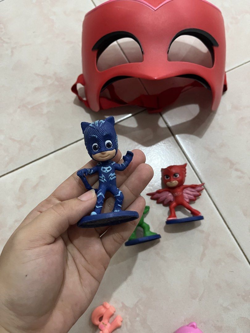 PJ Mask Bundle (Category: Kids Toys) located in Bay. Submitted by benta_mama (Listing ID 1467378364, Image 2). Description: PJ Mask Bundle 3 action figures 1 owlette mask.