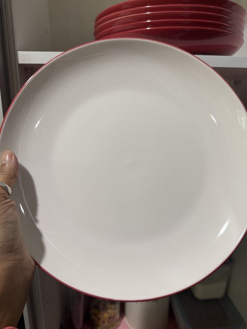 Plates and bowl (Category: Dinnerware & Cutlery) located in Pasig City. Submitted by rashvik (Listing ID 1467504656, Image 2). Description: 6 full plate, 6 quarter plate with 2 big bowl @1000 php .