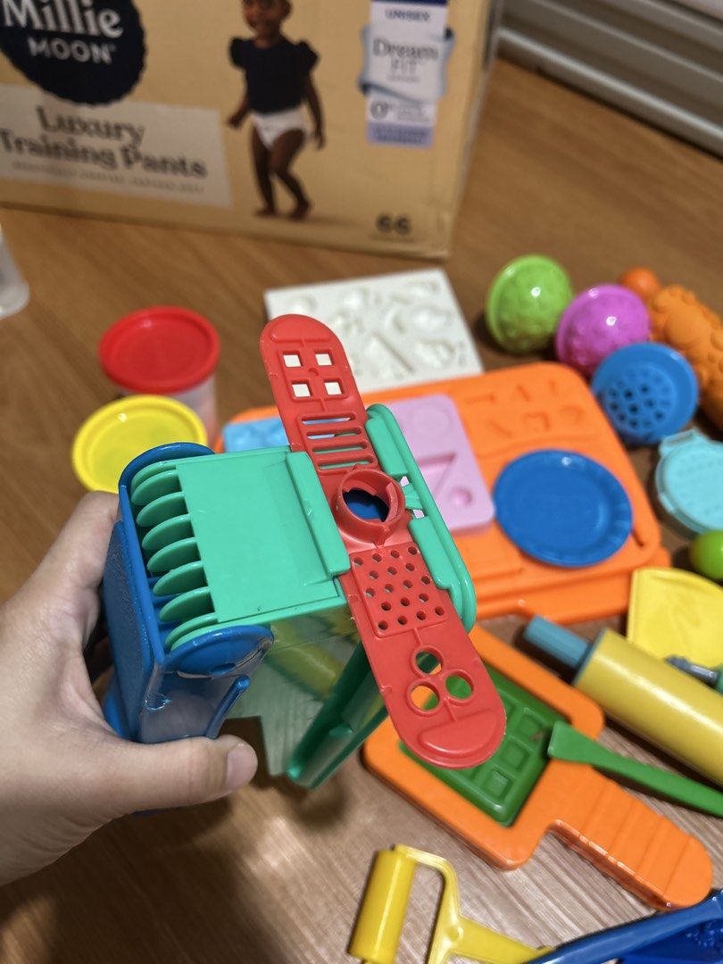 Playdoh and clay tools mold set (Category: Kids Toys) located in Pateros City. Submitted by cleanmycloset (Listing ID 1467478958, Image 2). Description: Preloved, unless stated brandnew. All items are declared AS IS. Pls manage your expectations. Can do tiiktokk checkout, courier apps, or self pick up. Payment first thru cashg or bank transfer. Coin is used for size comparison. Follow me on toktikk @cleanmyclosetph .
