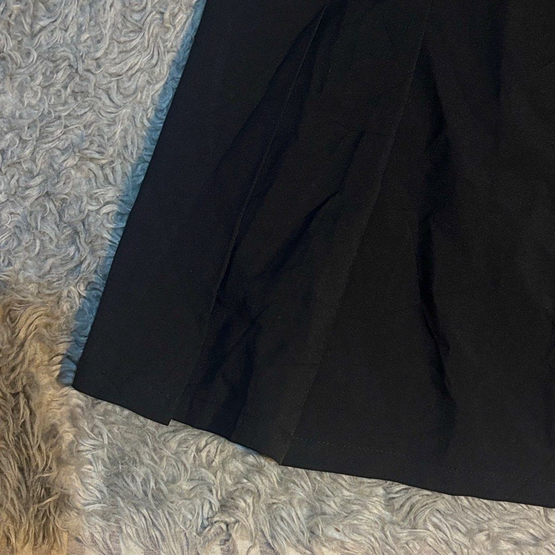 Pleated skirt (Category: Skirts) located in Mandaluyong City. Submitted by cinnamonstreet.ph (Listing ID 1467405985, Image 3). Description: Fit 26-27 With inner shorts Please check photos for reference Note: No when worn, too small for me Location: Mandaluyong MOP: Maya Delivery: Grab or Lalamove #Bershka #Zara #Mango #HM #Pullandbear.