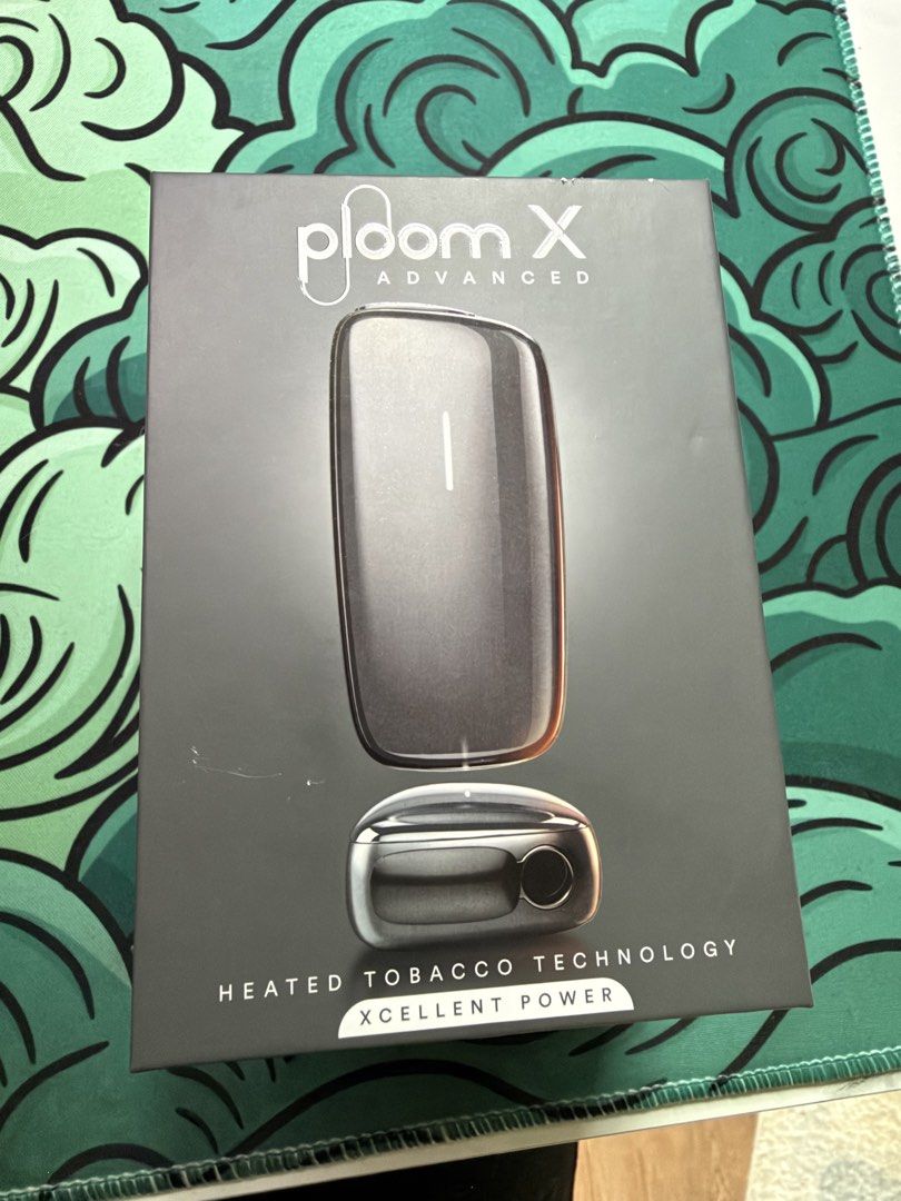 Ploom X Advanced (Category: Everything Else Others) located in Antipolo. Submitted by glenlcmarquez (Listing ID 1467380384, Image 2). Description: Slightly nego Changed face plate to green Complete box inclusions - charger, cable, cleaning buds.