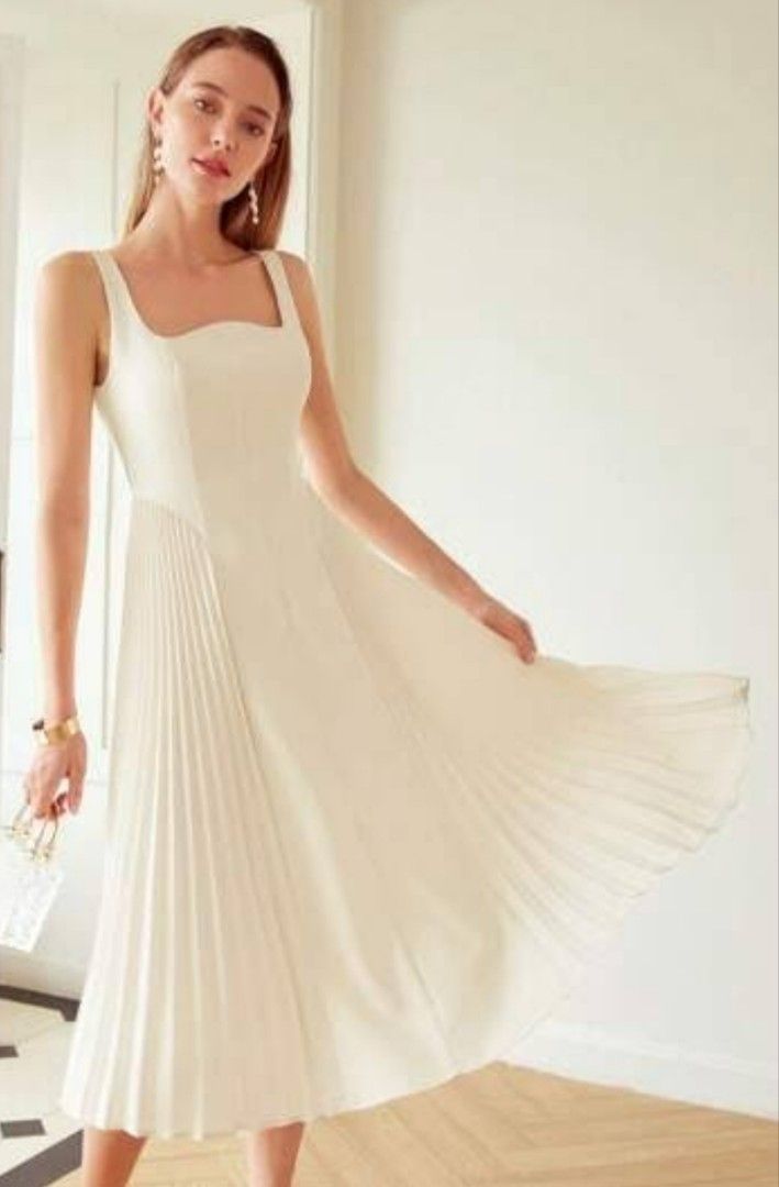 Plus size / XL long white dress (Category: Dresses) located in Bocaue. Submitted by jessdcluters (Listing ID 1467492732, Image 2). Description: .