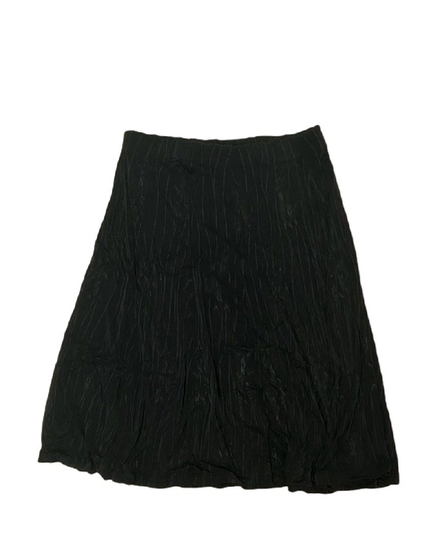 (plus size) black a-line skirt textured fabric (Category: Skirts) located in Manila. Submitted by nikkishops (Listing ID 1467504671, Image 1). Description: ࣪˖⋆𓍢ִ໋ waist: 30-44 inches (elastic waistband) ࣪˖⋆𓍢ִ໋mid-length skirt with vertical textured stripes (can send better pictures of the patterns if you like!) ࣪˖⋆𓍢ִ໋lightweight fabric with a nice drape ࣪˖⋆𓍢ִ໋flowy and presko, a little sheer but not see through (black pang-ilalim is the key).