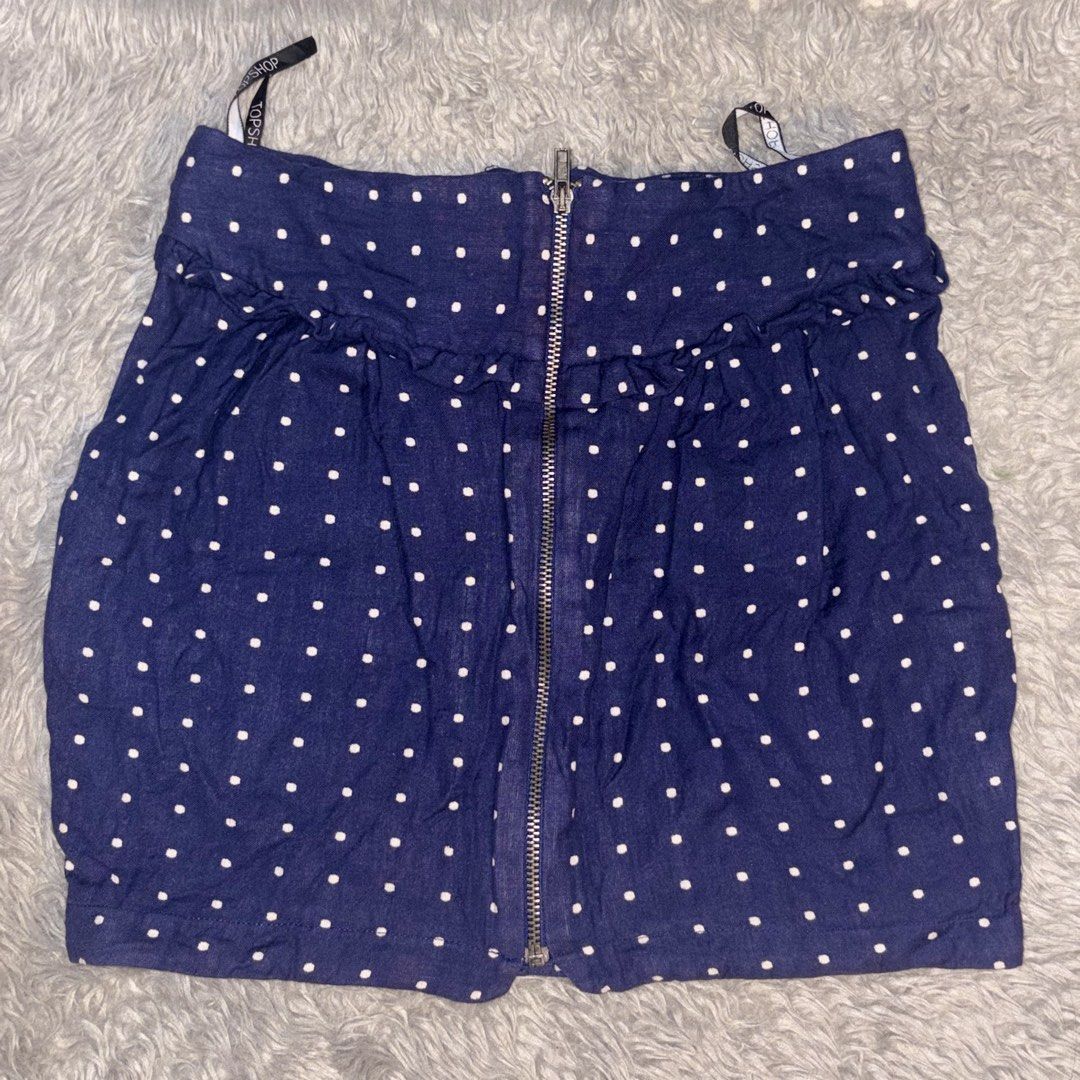 Polka mini skirt (Category: Skirts) located in Mandaluyong City. Submitted by cinnamonstreet.ph (Listing ID 1467397003, Image 2). Description: 28 waistline Please check photos for reference Note: No when worn, too small for me Location: Mandaluyong MOP: Maya Delivery: Grab or Lalamove #Bershka #Zara #Mango #HM #Pullandbear.