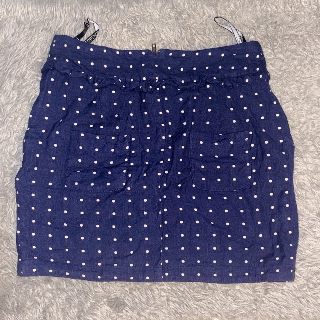 Polka mini skirt (Category: Skirts) located in Mandaluyong City. Submitted by cinnamonstreet.ph (Listing ID 1467397003, Image 1). Description: 28 waistline Please check photos for reference Note: No when worn, too small for me Location: Mandaluyong MOP: Maya Delivery: Grab or Lalamove #Bershka #Zara #Mango #HM #Pullandbear.