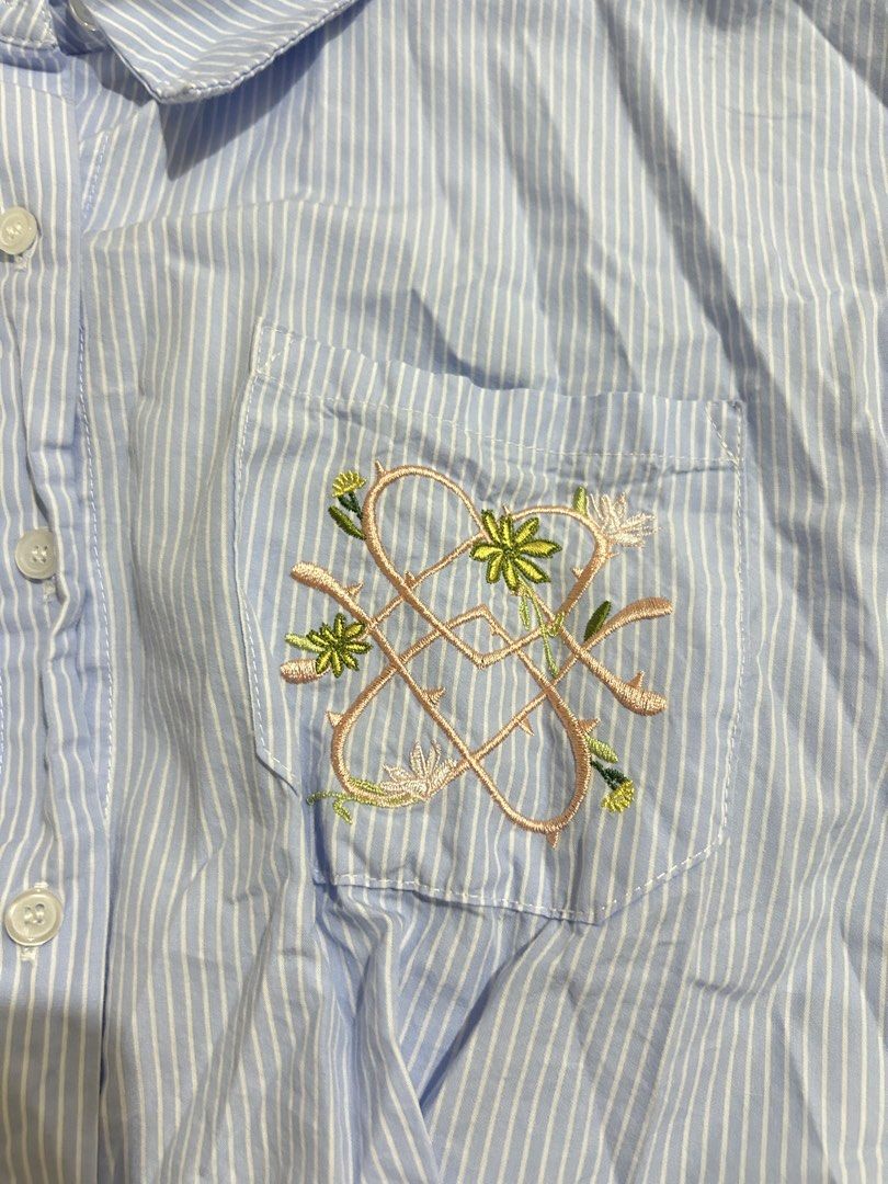 Pomelo Cropped Button-Up Embroidered Top (Category: Shirts) located in Cavite. Submitted by lj.collection (Listing ID 1467408466, Image 3). Description: ✦ Best fits S-M ✦ SRP: ₱1,500 ✦ Slightly Negotiable ✦ Worn twice!.