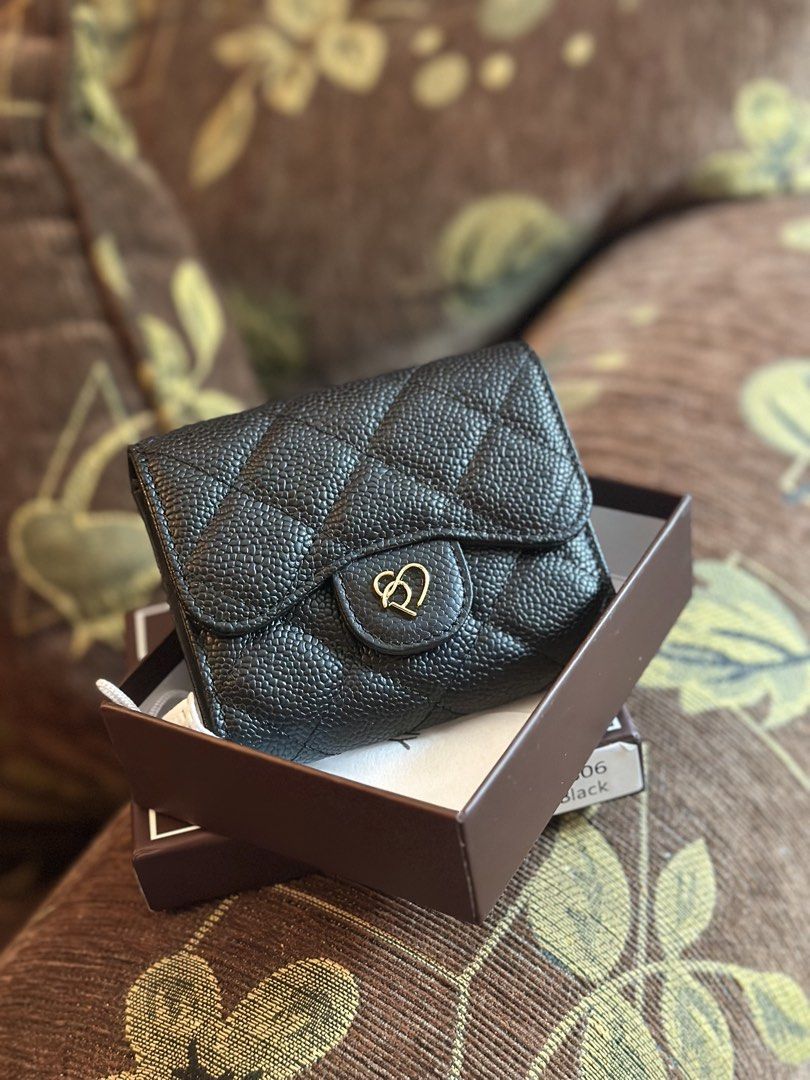 Pony Pong wallet GL (Category: Wallets & Card holders) located in Mabalacat. Submitted by aileenyap167734 (Listing ID 1467554252, Image 1). Description: Original Pony wallet brand from thailand Genuine leather comes with box and dustbag only.