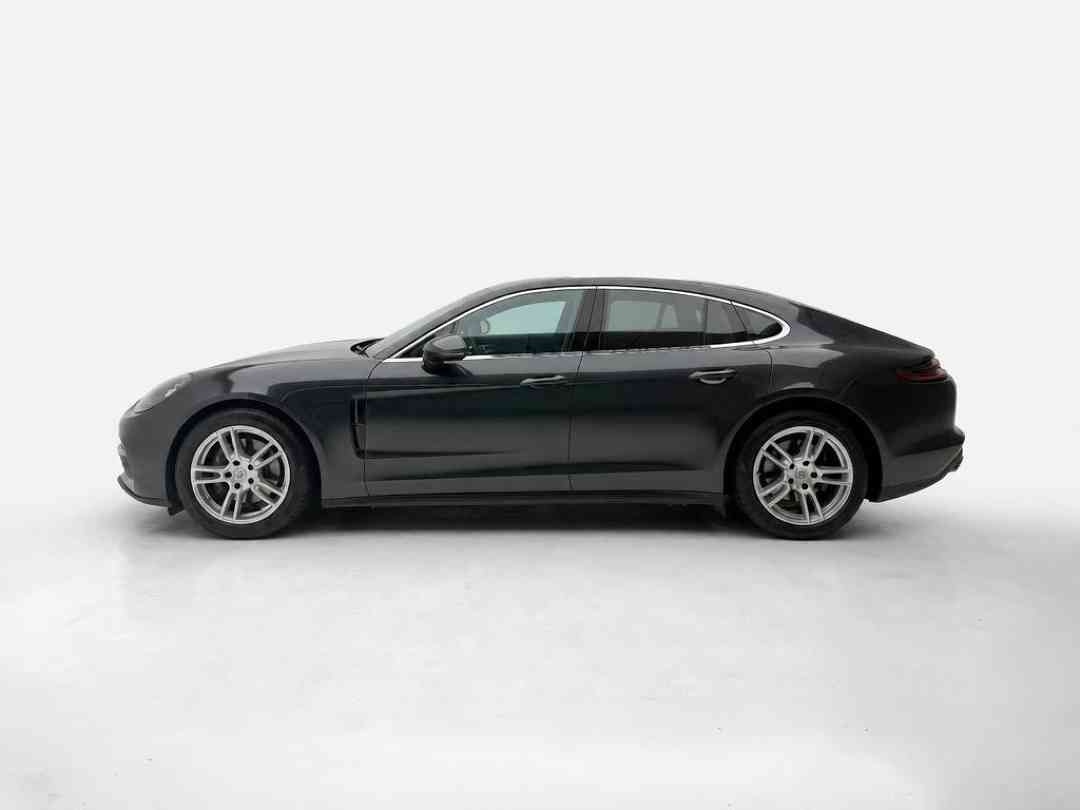 Porsche Panamera PDK 3.0 (A) (Category: Used Cars) located in Singapore. Submitted by vincar_pre-owned (Listing ID 1467544319, Image 2). Description: Low mileage, Newly changed suspension and tires with Agent. Under agent warranty till 31/7/2026. Agent warranty can be extended till COE ends. The Porsche Panamera is a high-performance, full-sized luxury four-door grand tourer that perfectly pairs iconic sports car DNA with long-distance comfort Fe