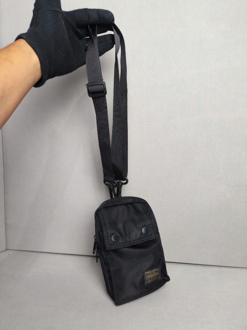 Porter Yoshida Multi Way Use Sling bag (Category: Sling Bags) located in Baguio. Submitted by luxuryph2600_eric (Listing ID 1467514825, Image 2). Description: Porter Multi Use Sling Bag DETAILS⬇️⬇️⬇️ 📌Rank A ( Excellent Condition) 📌Size Small 📌Color Rate 10/10 💰💰💰PRICE: 1700 FREESHIP 🐲LOCATION : Baguio City PRICE is negotiable just Send me your OFFER Shipping via JnT BOX BAG RANKING GUIDE: RANK SA - Good as new, without flaws or signs of u