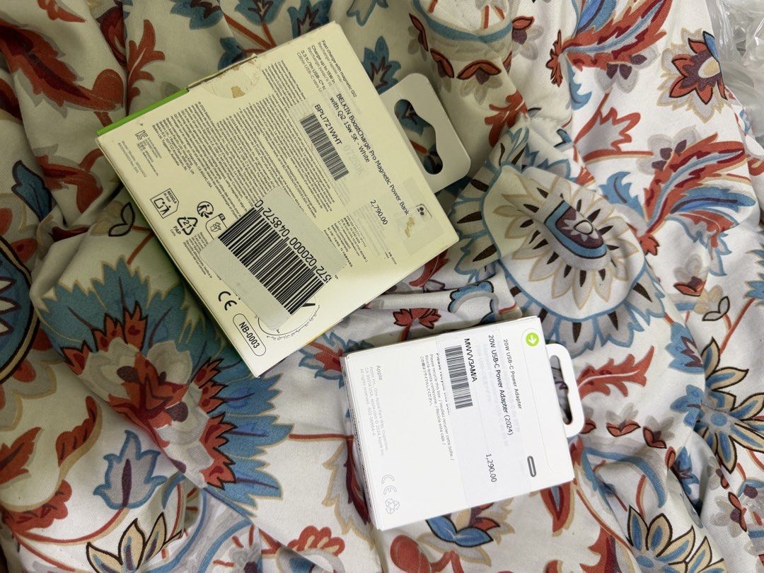 Powerbank and Adapter (Category: Batteries & Power Banks) located in Manila. Submitted by ellainelop64377 (Listing ID 1467401652, Image 2). Description: Belkin powerbank and Original type C adapter. Bought from powermac. 💰2300 for both. Once lang nagamit powerbank and sealed pa adapter. rfs: pang dagdag sa TF PM for more details. 📍Pasay.