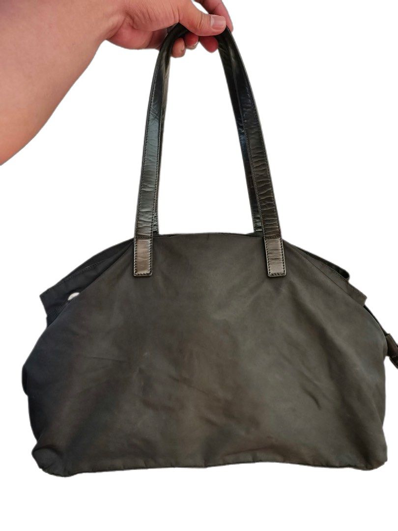 Prada Bag (Category: Luxury Bags & Wallets) located in Davao. Submitted by vintagefashionwear (Listing ID 1467387314, Image 2). Description: .