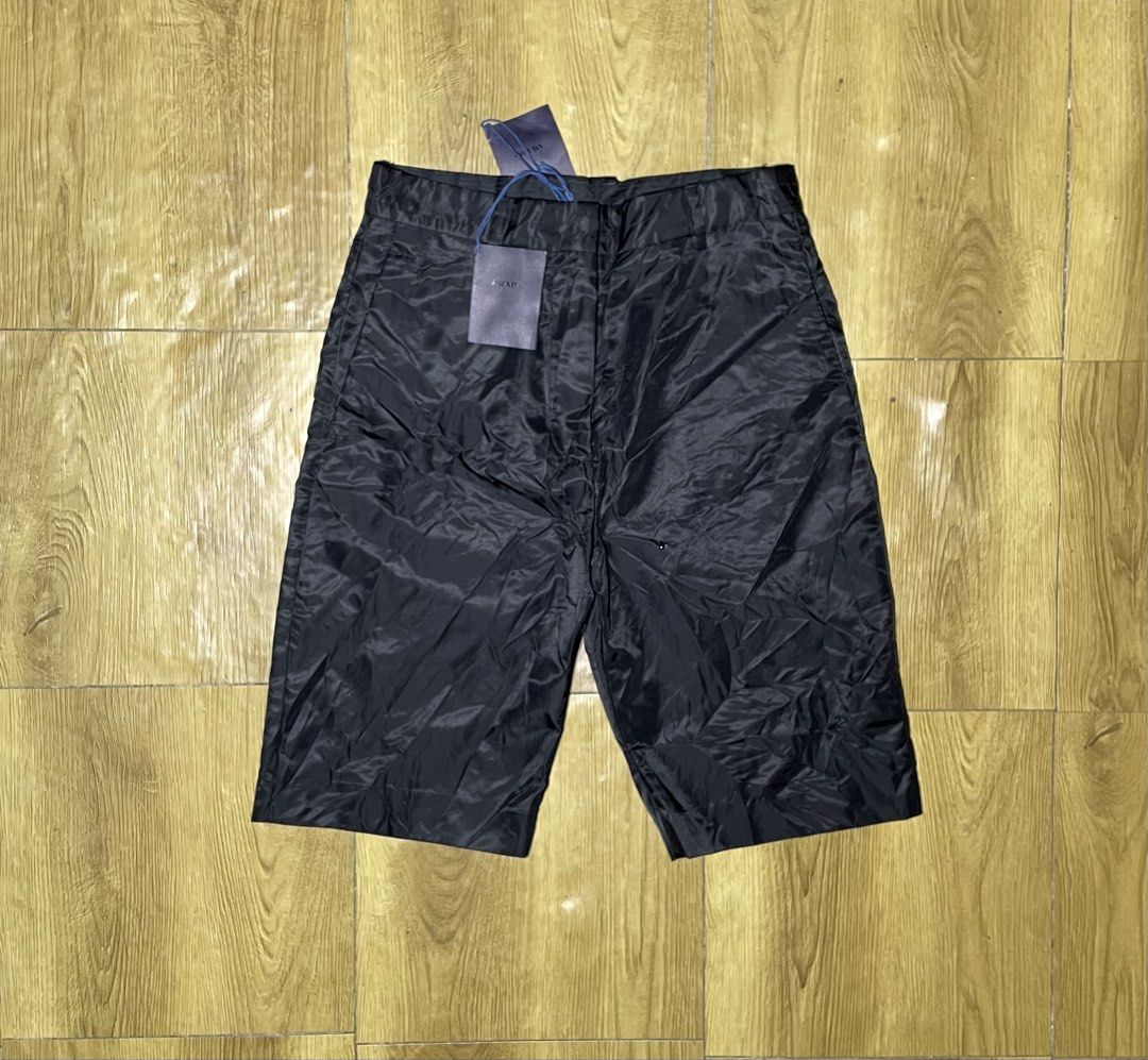 Prada Re nylon short (Category: Shorts) located in Tacloban City. Submitted by susthriftshop (Listing ID 1467580828, Image 3). Description: Prada renylon short Brandnew with hangtag No flaws Dimes 30 by 18 .