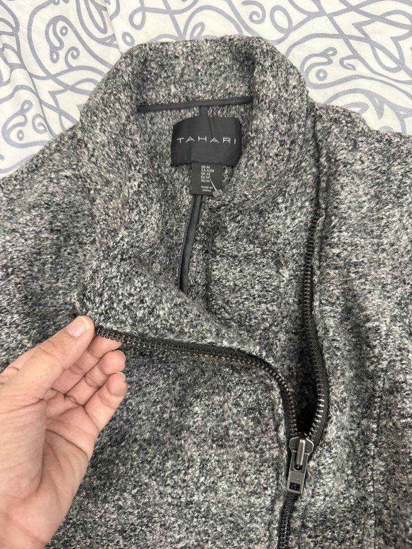 PRELOVED Tahari Moto-style Wool blend Jacket (Category: Coats, Jackets and Outerwear) located in Mandaluyong City. Submitted by kcdeclutters08 (Listing ID 1467411593, Image 3). Description: Preloved Tahari Asymmetrical Zip Jacket Moto-style wool blend Almost good as a new Size: Medium on tag but can fit S to semi-large RFS: Decluttering 📍Quezon City Shipping via Lalamove or Grab OR you can book your own courier if J&T or others ☺️.