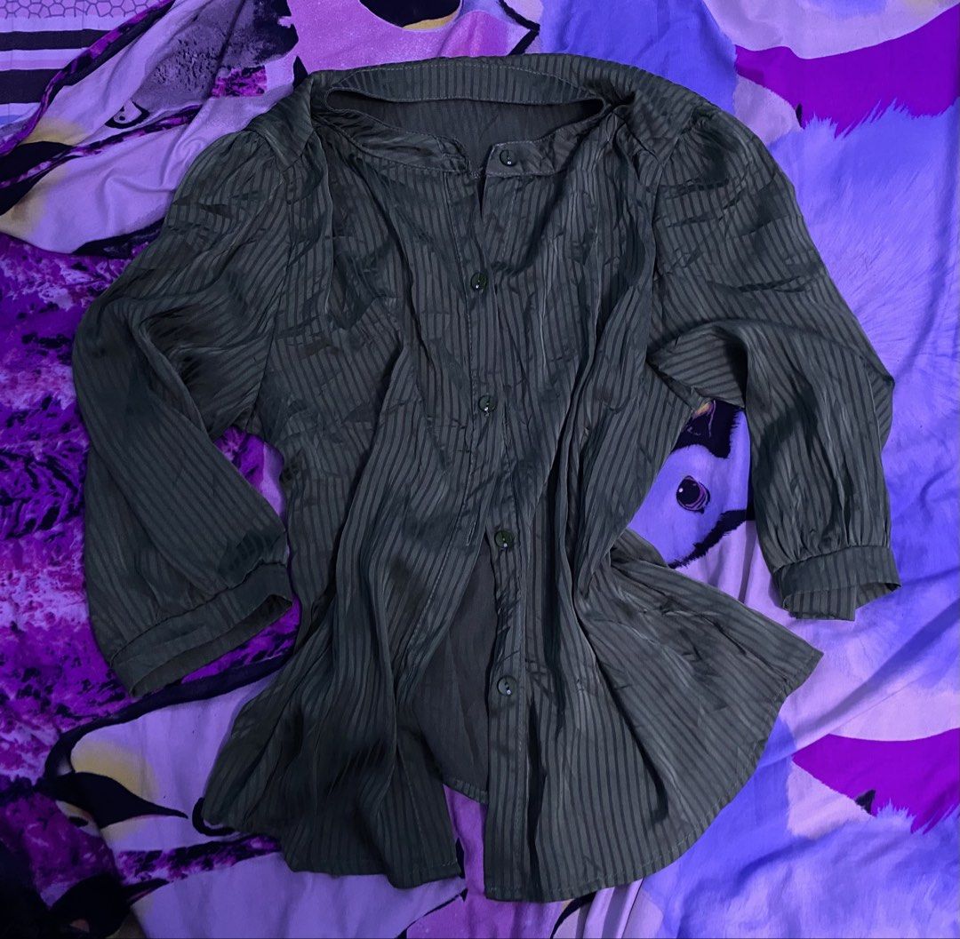 preloved tops (Category: Longsleeves) located in San Fernando. Submitted by miffyzxc18 (Listing ID 1467377268, Image 2). Description: READ BEFORE MESSAGING ☁️message only if sure buyer 📍Pampanga San Fernando Sindalan Calulut ✈️can be shipped thru j&t (buyer should shoulder the fee) , pick up, meet up 💌send the picture of selected item/ clothes ABOUT THE ITEM price : 50 - 200 pesos (depending on the usage and condition) buying bundles can have d