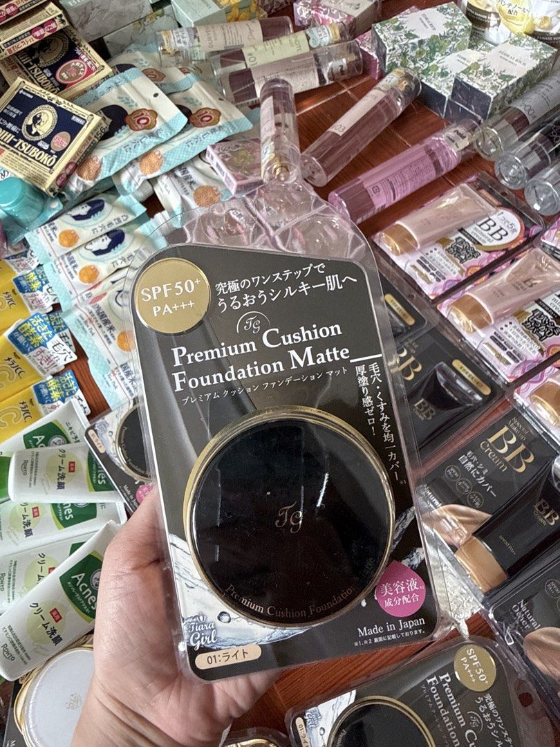 Premium Cushion Foundation (Category: Makeup) located in Quezon City. Submitted by klengkerz (Listing ID 1467402881, Image 1). Description: .