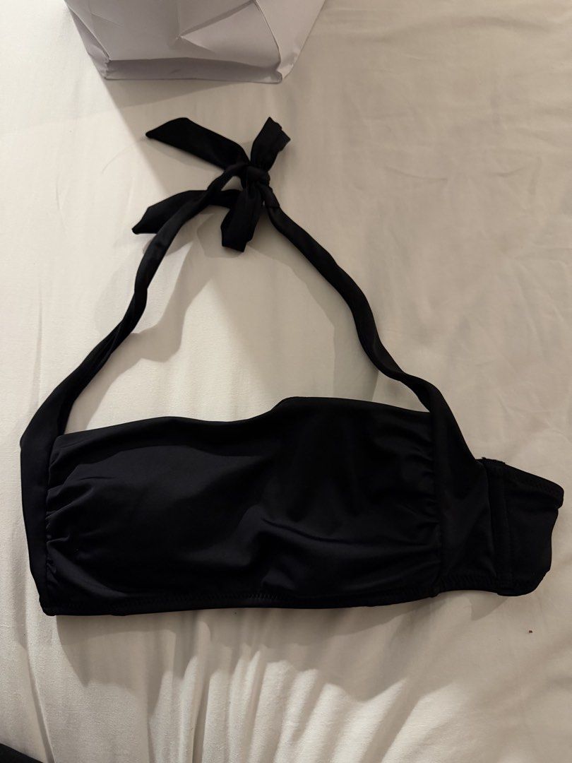 Primark Swim Top (Category: Bikinis & Swimsuits) located in Makati City. Submitted by florencedoll (Listing ID 1467536486, Image 1). Description: - Color: Classic Black .
