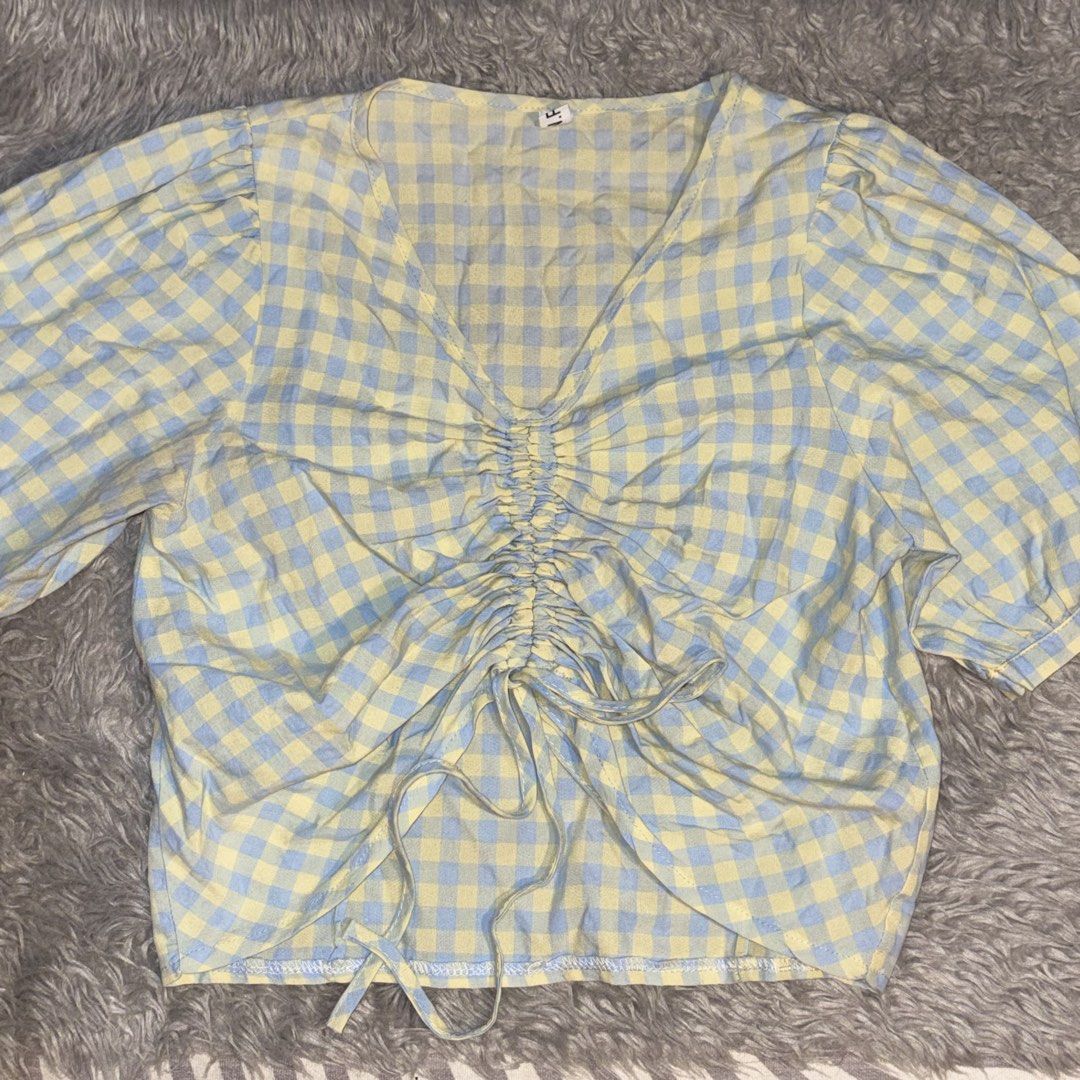 Puff sleeves (Category: Blouses) located in Mandaluyong City. Submitted by cinnamonstreet.ph (Listing ID 1467402783, Image 1). Description: Please check photos for reference Note: No when worn, too small for me Location: Mandaluyong MOP: Maya Delivery: Grab or Lalamove #Bershka #Zara #Mango #HM #Pullandbear.
